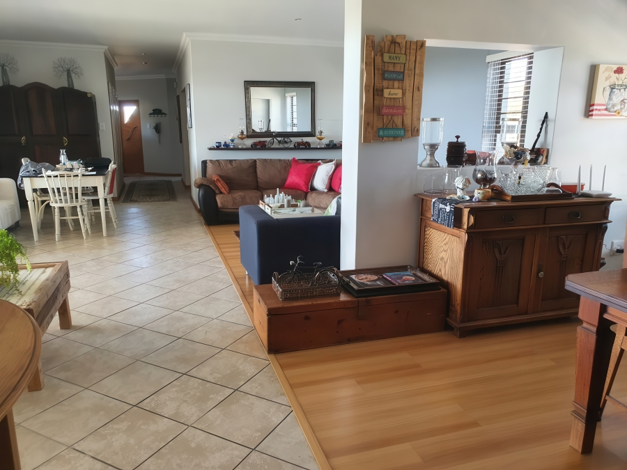 4 Bedroom Property for Sale in Myburgh Park Western Cape